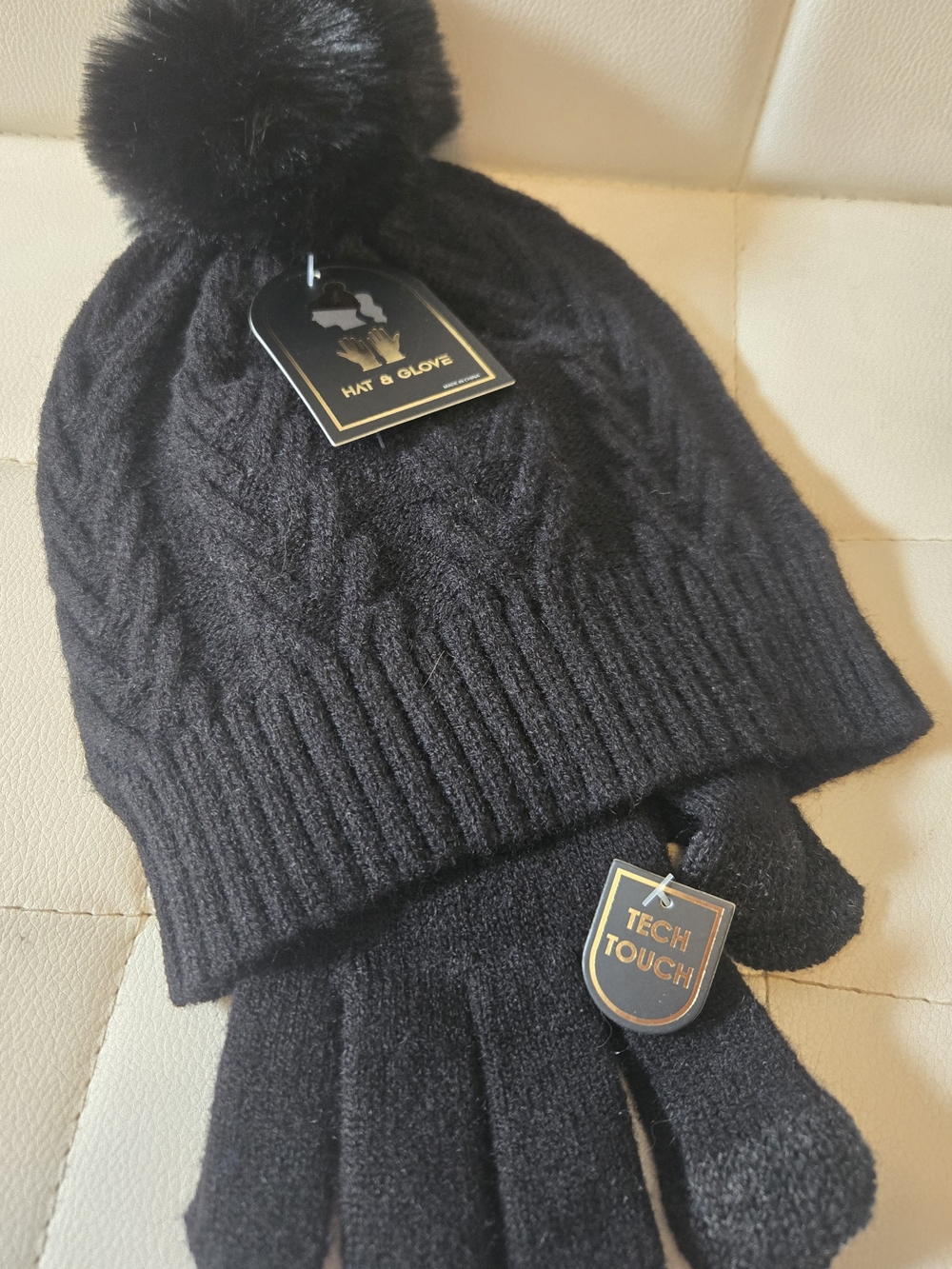 Charlotte Daniel Tech Touch Black Knit Pom-Pom Hat with Matching Gloves